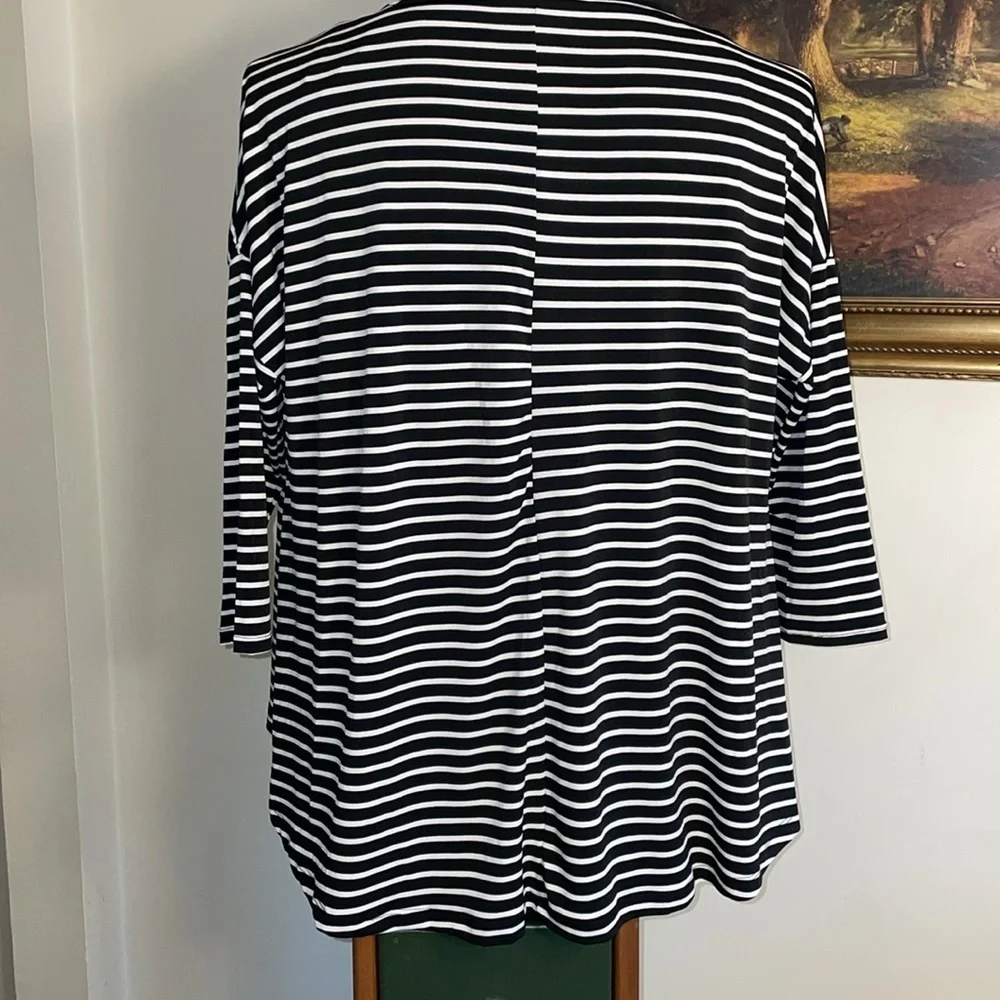 Chico’s Size 1/Medium Layered‎ Black and White Shirt.  3/4 Sleeve. - Picture 2 of 11